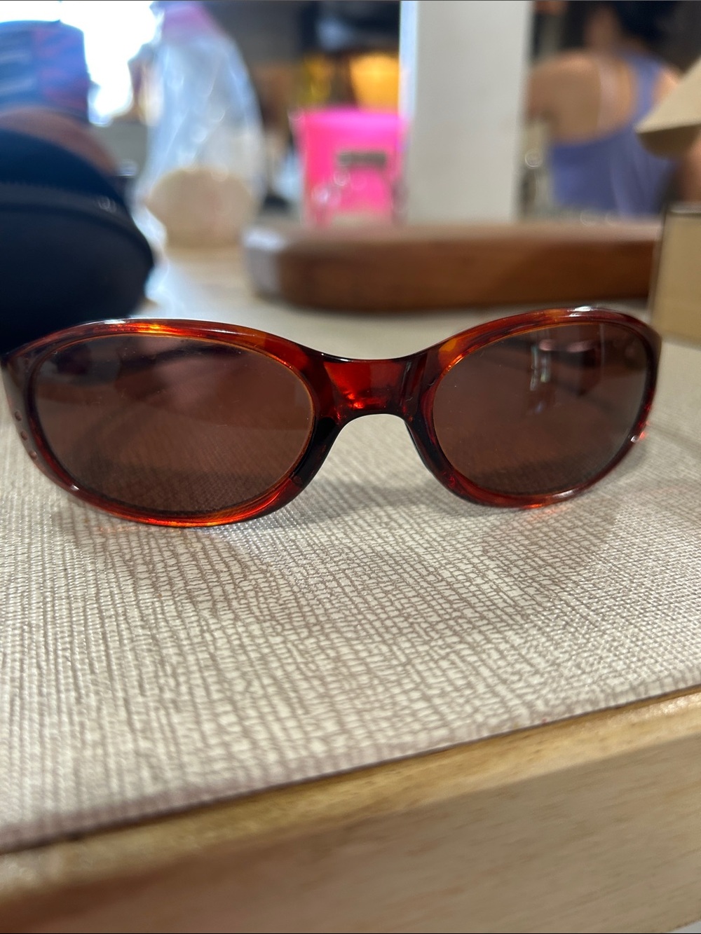 Costa Women's Tortoiseshell Red-Brown Oval Sunglasses
